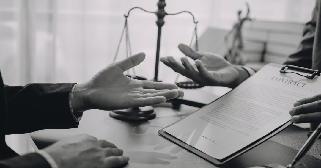 Lawyer explained to the client about the law that must be brought against the court case.